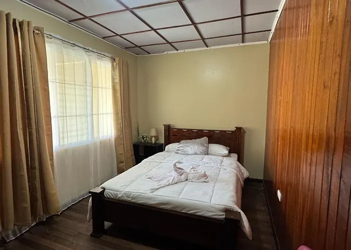Doucemaison Сasa de vacaciones Tilarán